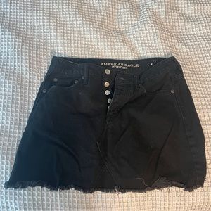 American Eagle Size 4 Black Denim Skirt.